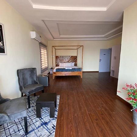 Oceanfront Wavecrest Hotel Lekki Exterior foto